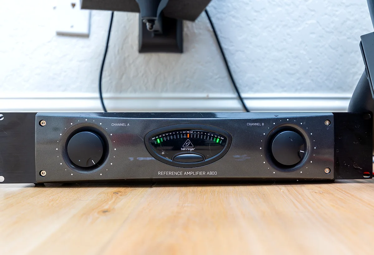 A800 Reference Amplifier